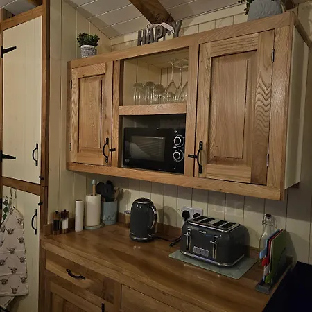 Dark Skies Den Кемпинг