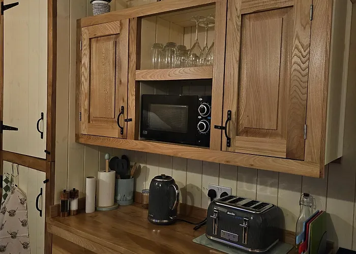 Dark Skies Den مكان تخييم